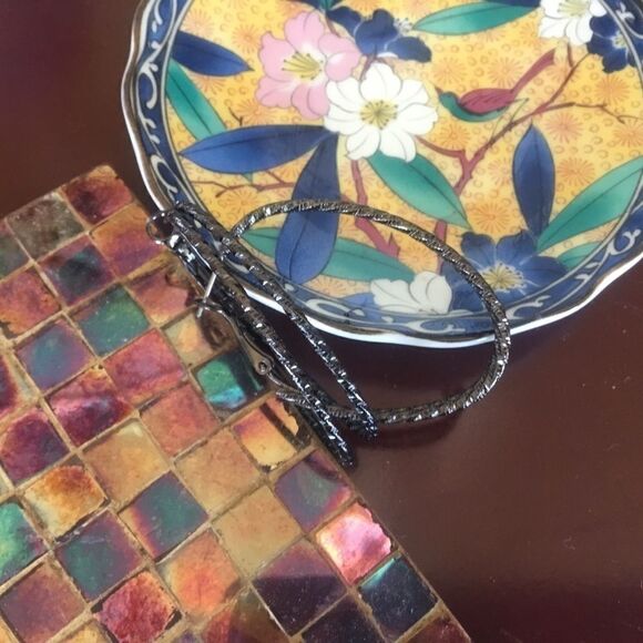 NWOT Gunmetal Double Oval Hoop Pierced Earrings - Picture 3 of 7